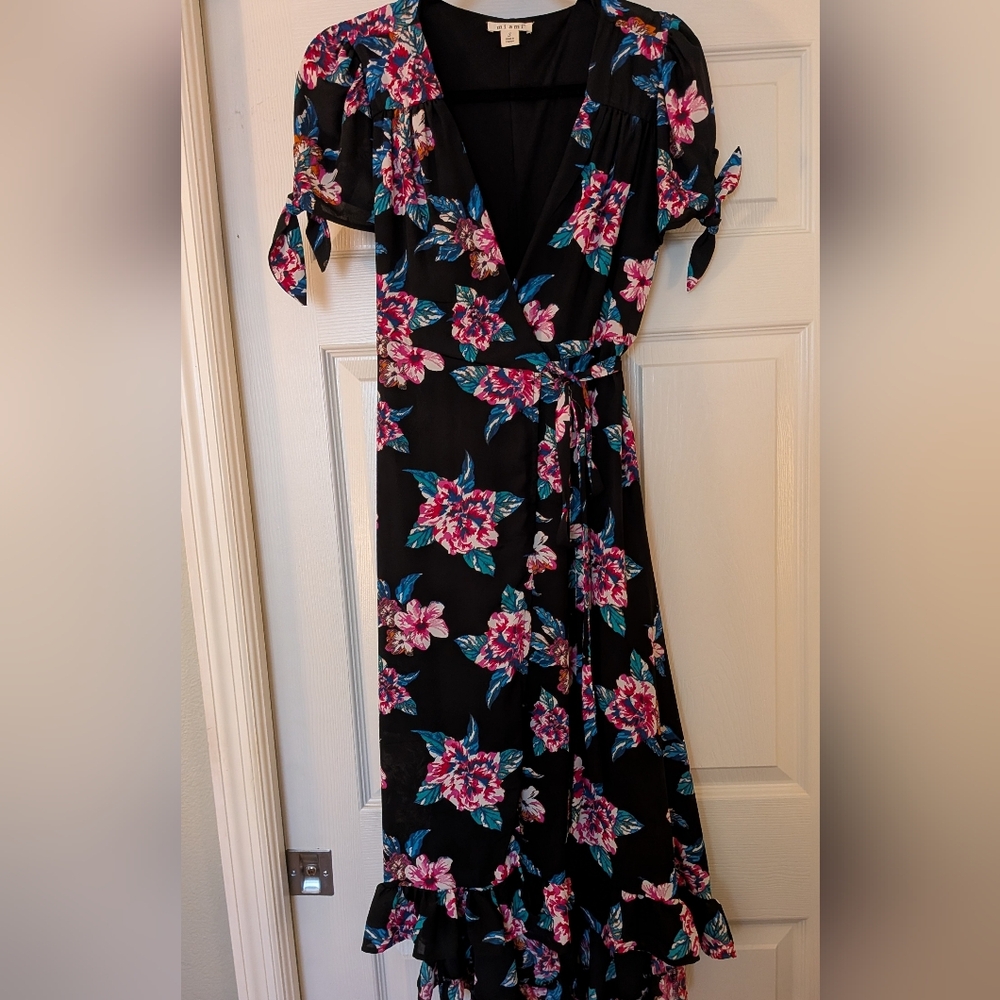 Francesca's Mi Ami Black Floral High Low Wrap Dress - Small